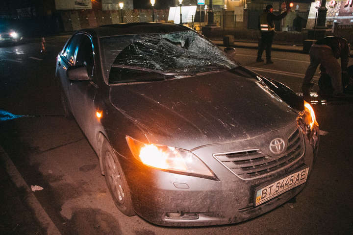 Під Києвом Toyota збила на смерть чоловіка біля «зебри» (фото)