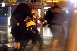 В Британии набирают обороты пьяные рождественские вечеринки