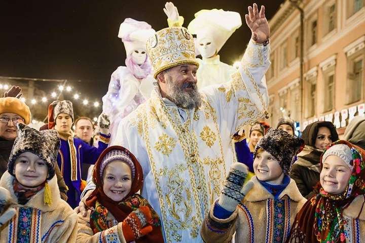 У Києві з карнавалом та концертом засвітиться головна новорічна ялинка країни (програма)