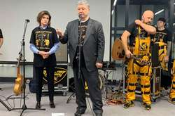 Петро та Марина Порошенко долучилися до благодійної акції на підтримку кіборга, генерала Дмитра Марченка