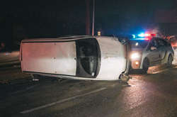 Renault від удару перекинувся