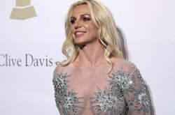  32-летняя Бритни Спирс показала откровенный образ 
  