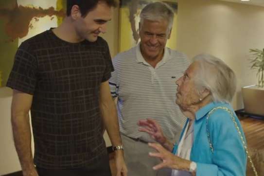 Тенісист Роджер Федерер зустрівся зі 107-річною фанаткою (відео)