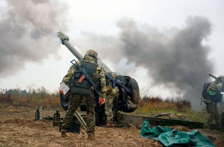 Окупанти на Донбасі тричі відкривали вогонь, поранено бійця ЗСУ 