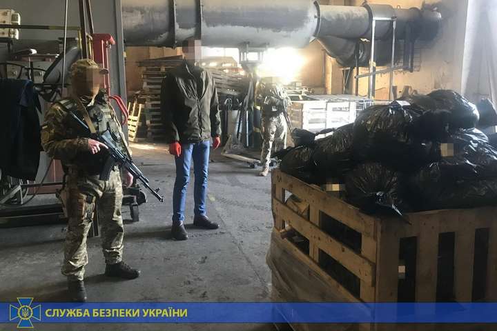 СБУ спалила 4,3 тонни наркотиків на $100 млн в Одесі (фото, відео)