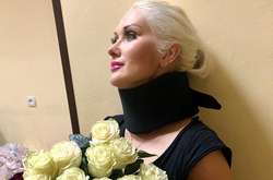  Артистка страдает из-за отсутствия дорог 
  