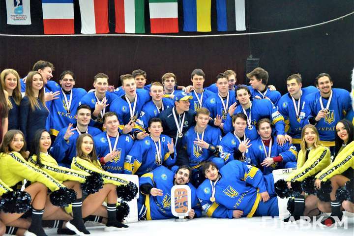 Прощання з дитинством. Чи є майбутнє у золотого покоління українського хокею?