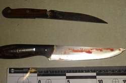 З місця події вилучено речові докази, серед них два ножі
