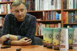 Стрічку створять за романом Євгена Положія «Іловайськ»