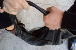 На Оболоні в Києві невідомий пограбував прокурора