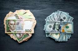 Гривна в 2019 году сильнее всех валют мира подорожала относительно доллара США