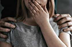 У Франції лікаря підозрюють у домаганнях до 350 дітей