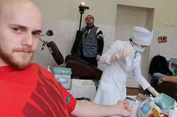 «Краплина сильної крові»: відомі спортсмени здали кров для онкохворих дітей (фото)