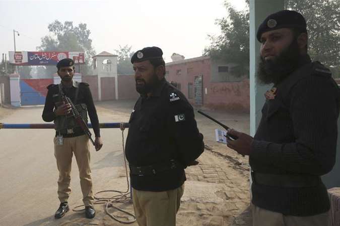В Пакистані викладача університету засудили до страти за «принизливі коментарі»