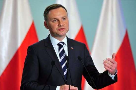 Вибори президента Польщі: Чинний президент випереджає опозиційну кандидатку, – опитування