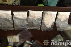 У Черкасах наркодилер розповсюджував кокаїн та амфетамін