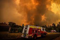В Австралії лісова пожежа майже знищила містечко неподалік Сіднея