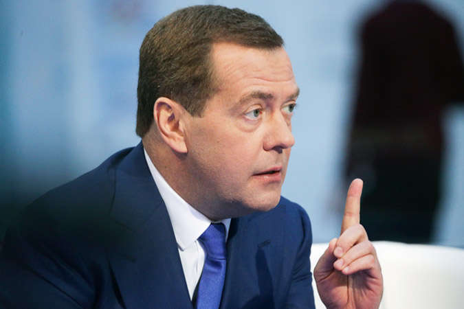 Медведєв озвучив умову зняття російських санкцій з України