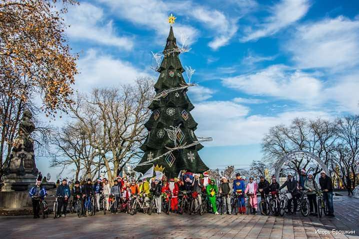 Велопробіг добрих справ: одеські спортсмени провели благодійну акцію до Нового року