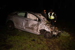 Автомобіль кілька разів перекинувся