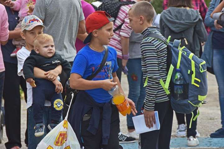 Уряд спростив перетин межі Херсонщини з Кримом для дітей віком від 14 до 16 років