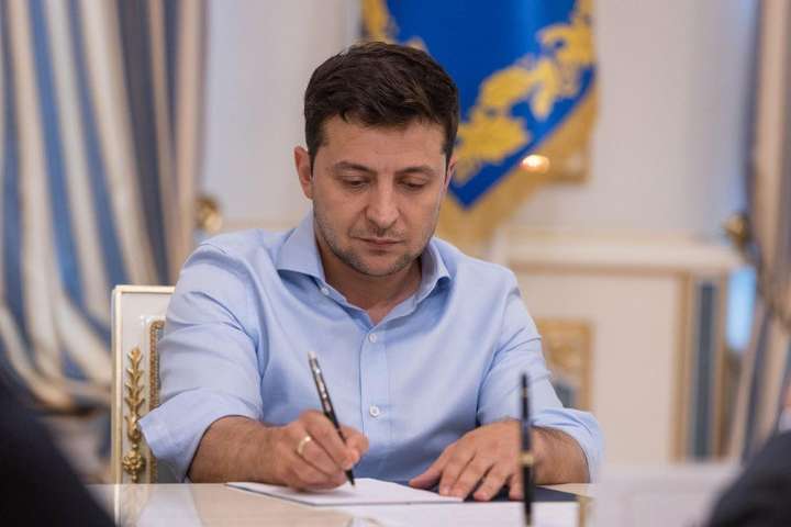 Зеленский подписал закон о перезапуске ГБР