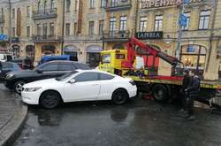 У Києві з наближенням свят зросла кількість «героїв парковки» (відео)