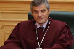 ЗМІ: суддя Конституційного суду Мельник пішов у відставку