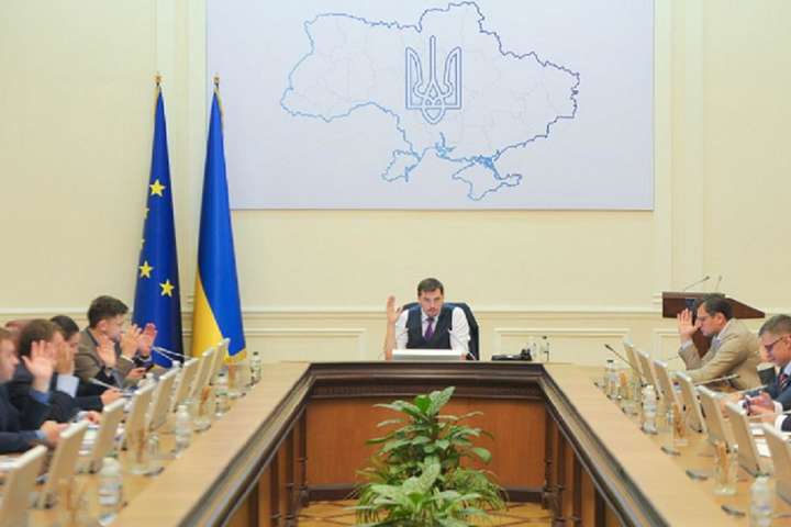 Кабмін провів екстрене засідання щодо газових переговорів з РФ – нардеп