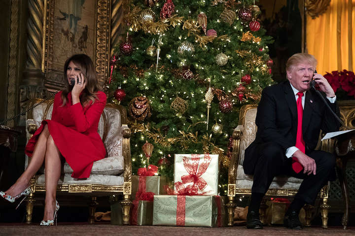 Тільки листівка: Трамп зізнався, що в нього немає подарунка для дружини на Різдво