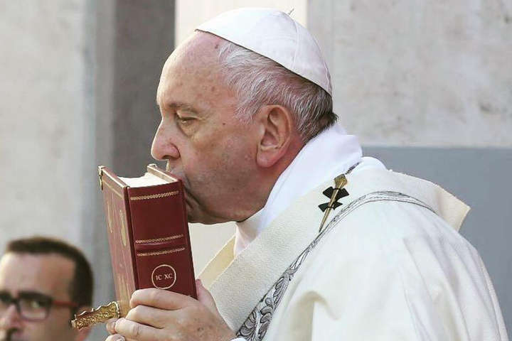 Папа Римський: прийміть Благодать Божу і світло Різдва сяятиме для вас