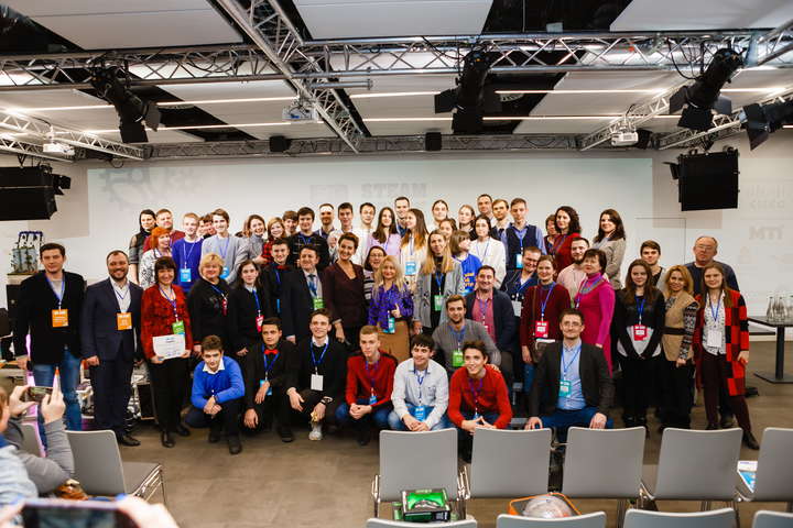 У Києві нагородили переможців змагань для школярів у побудові smart-ґаджетів