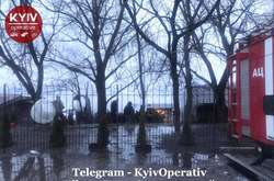 У Києві палають незаконні забудови (фото)