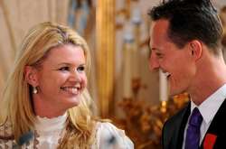 Дружина Міхаеля Шумахера звернулася до вболівальників