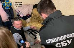  На Хмельниччині начальник відділу підрозділу Міноборони погорів на хабарі  
   