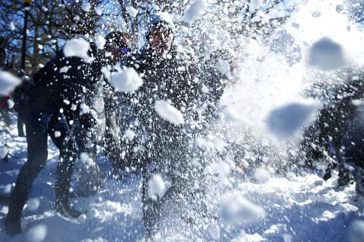 В американському місті можуть дозволити грати у сніжки після 57-річної заборони 