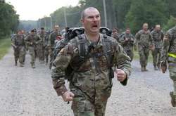 Американські військові зможуть заряджати смартфони від власних черевиків