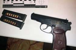 Поліцейські вилучили пістолет Макарова та 16 патронів до нього