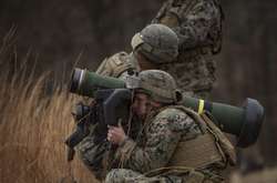  Перші американські протитанкові ракетні комплекси «Джавелін» прибули в Україну навесні 2018 року  