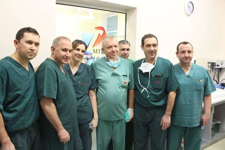 Пацієнт, якому провели операцію з трансплантації серця, вже на реабілітації у Києві 