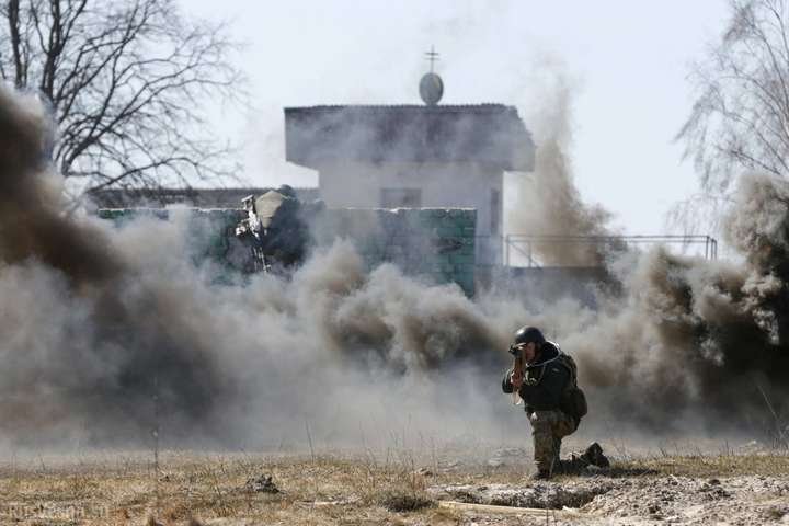 Бойовики збільшили кількість обстрілів на Донбасі: поранено військового