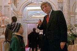  Трамп предположил, что причиной стали его не самые теплые отношения с Джастином Трюдо 
  