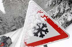 Хуртовини та ожеледиця: синоптики попередили про погіршення погоди