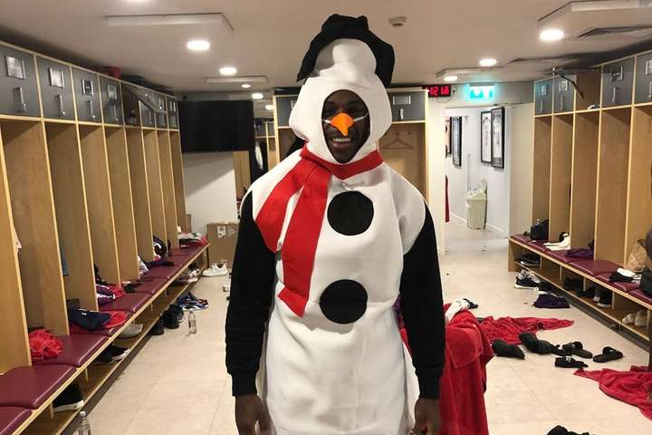 Англійський футболіст розтрощив «Ломборджині», прямуючи на вечірку в костюмі сніговика (фото)