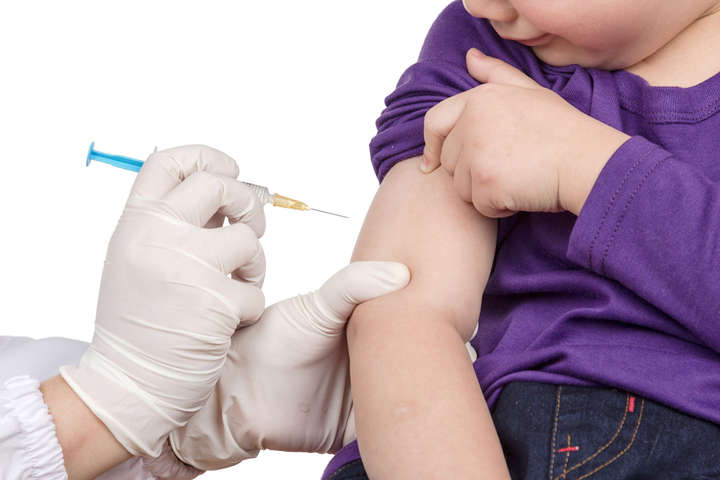 В Україну доставили 363 тис. доз бельгійської вакцини від кору, паротиту та краснухи
