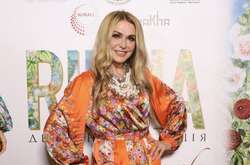 Ольга Сумская выпустила коллекцию дизайнерских платьев