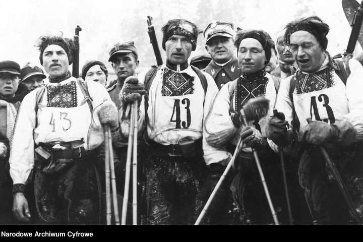 До приходу радянської влади Ворохта була меккою лижних видів спорту. Унікальні фото