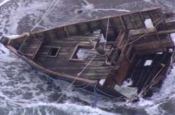 «Корабель-привид» з мерцями прибився до берегів Японії