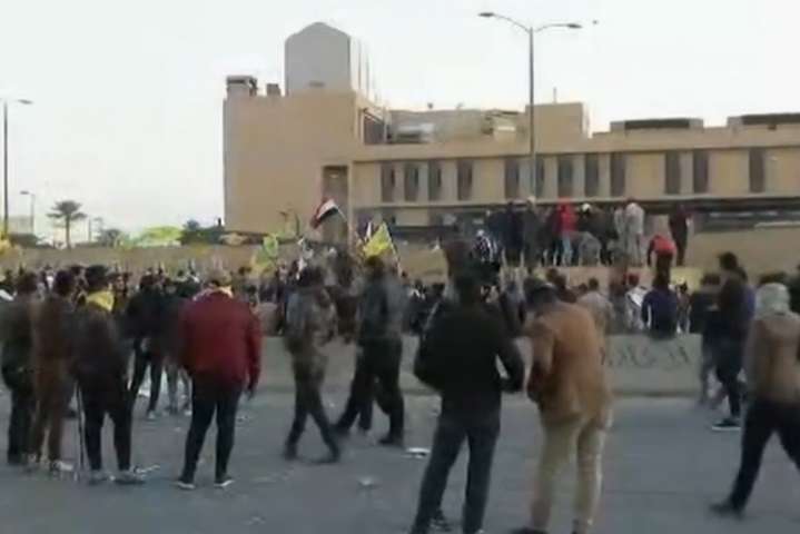 У Багдаді протестувальники намагалися взяти штурмом будівлю посольства США