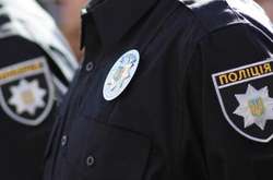 На Троєщині зловмисники у масках обстріляли торговельні кіоски